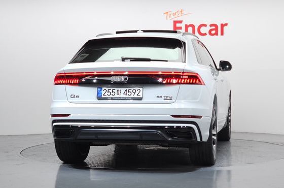 Audi Q8 55 TFSI Quattro Premium — пробег 74 860 км — фото 4 из 5