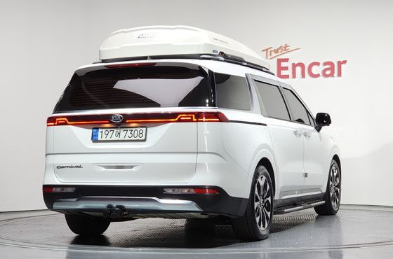 Kia Carnival 9-Seater Signature — пробег 62 098 км — фото 2 из 5