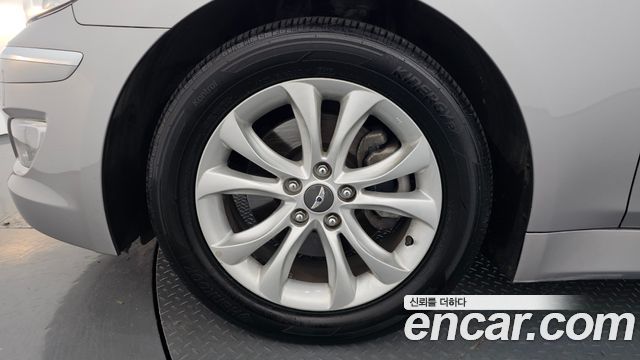 Hyundai Genesis из Кореи Encar
