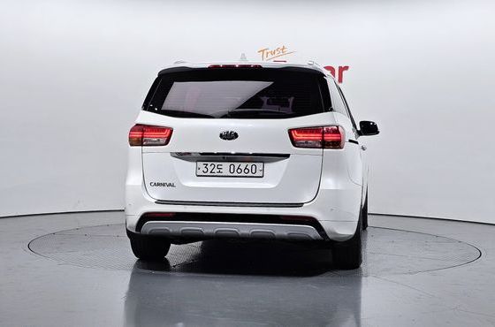Kia Carnival 9-seater Prestige — пробег 131 636 км — фото 4 из 5