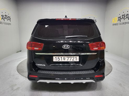 Kia Carnival 9-Seater Luxury — пробег 126 649 км — фото 4 из 5
