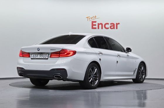 BMW 5-Series 530i M Sport Package Plus — пробег 179 930 км — фото 2 из 5