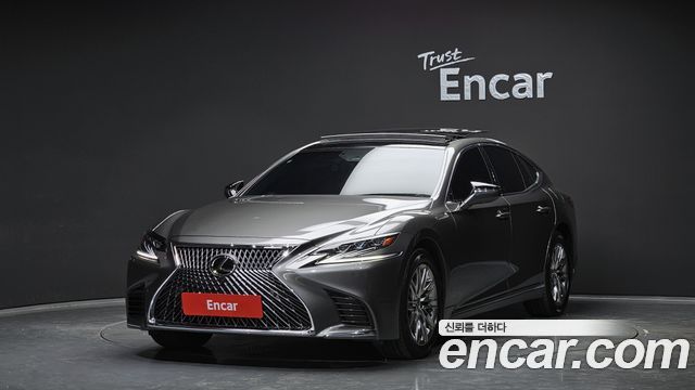 Lexus LS 3.5 Luxury AWD — пробег 167 396 км — фото 1 из 5