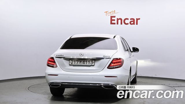 Mercedes-Benz E-Class из Кореи Encar