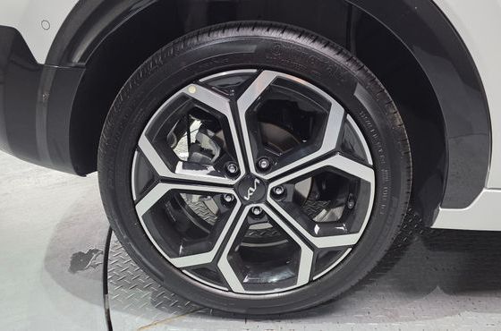 Kia Niro Signature — пробег 4 779 км — фото 5 из 5