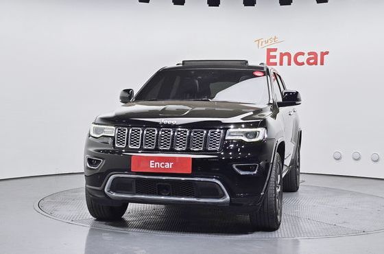 Jeep Cherokee 3.0 Diesel Overland WK2 — пробег 176 861 км — фото 3 из 5