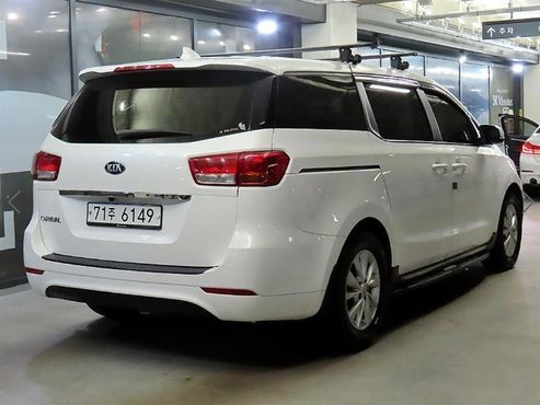Kia Carnival 11-seater Deluxe — пробег 234 498 км — фото 4 из 5