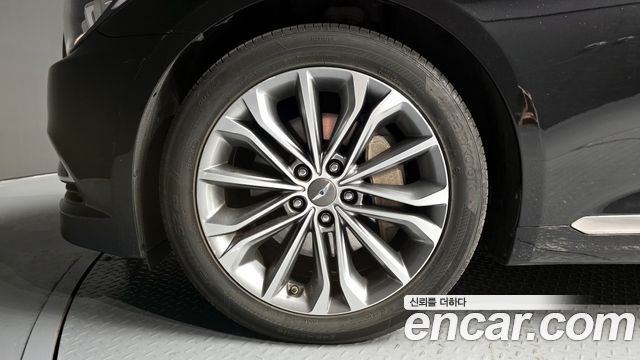 Hyundai Genesis из Кореи Encar