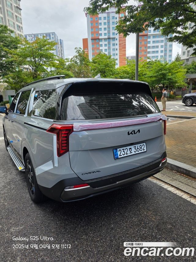 Kia Carnival HEV 7-Seater X Line — пробег 6 431 км — фото 3 из 5