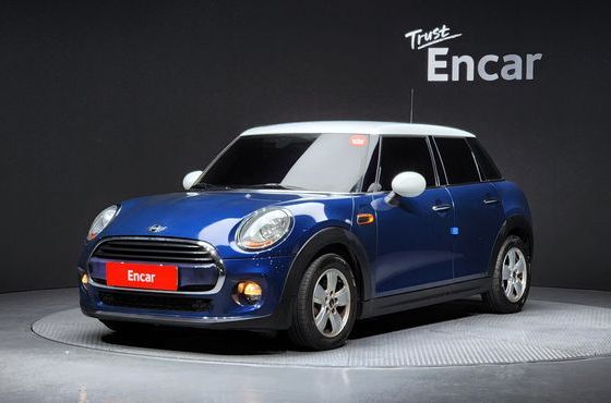 Mini Cooper 5Door Standard 3rd — пробег 140 107 км — фото 1 из 5