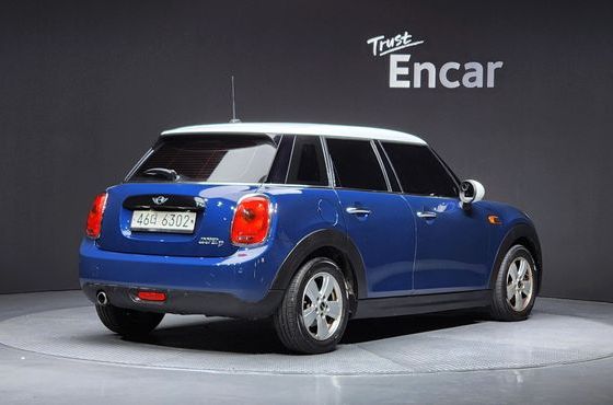 Mini Cooper 5Door Standard 3rd — пробег 140 107 км — фото 2 из 5