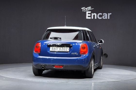 Mini Cooper 5Door Standard 3rd — пробег 140 107 км — фото 4 из 5