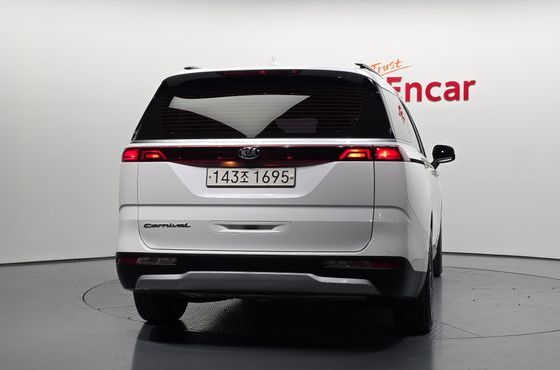 Kia Carnival 9-Seater Prestige — пробег 104 316 км — фото 4 из 5