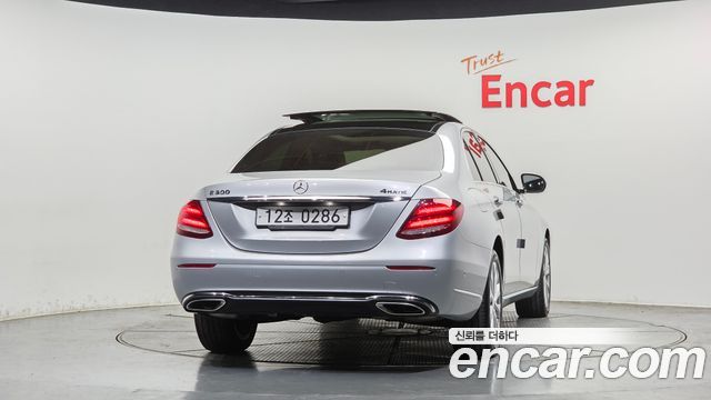 Mercedes-Benz E-Class E300 4MATIC Exclusive — пробег 115 548 км — фото 4 из 5