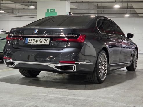 BMW 7-Series 745e iPerformance Design Pure Excellence — пробег 30 045 км — фото 2 из 5