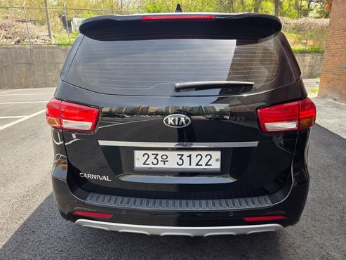 Kia Carnival 9-seater Prestige — пробег 155 876 км — фото 2 из 5