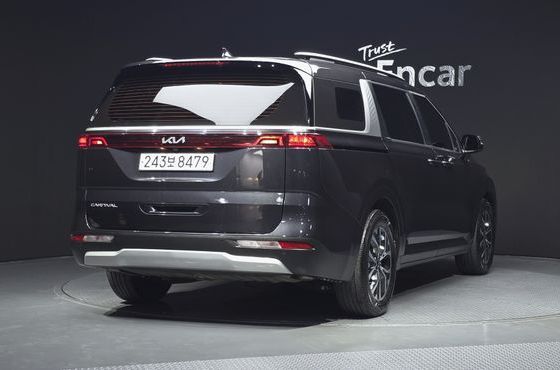 Kia Carnival 9-Seater Prestige — пробег 68 763 км — фото 2 из 5