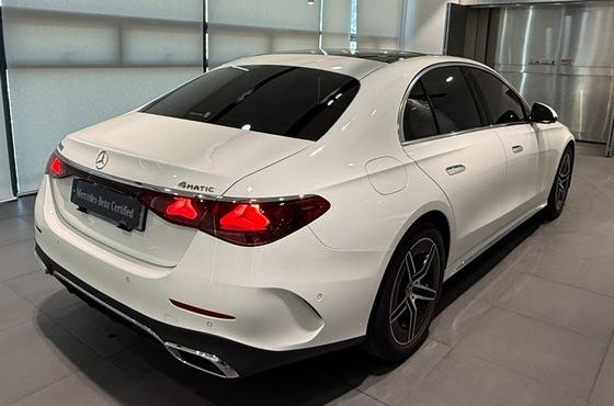 Mercedes-Benz E-Class E300 4MATIC AMG Line — пробег 12 350 км — фото 2 из 5
