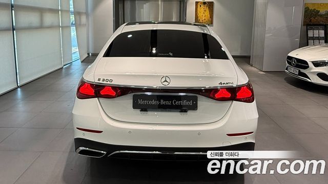 Mercedes-Benz E-Class E300 4MATIC AMG Line — пробег 12 350 км — фото 4 из 5