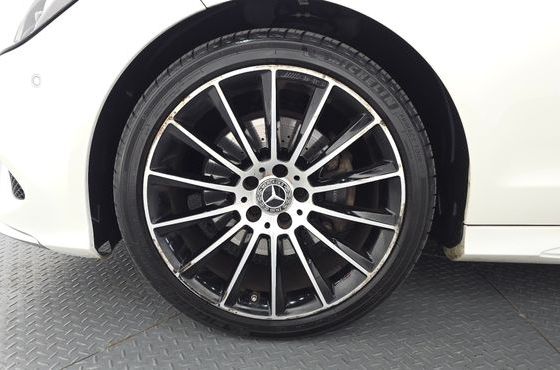 Mercedes-Benz CLS-Class CLS250 d 4MATIC AMG Line — пробег 76 641 км — фото 5 из 5