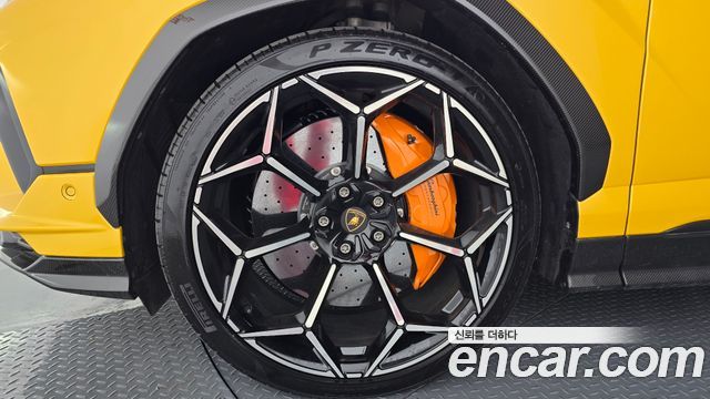 Lamborghini Urus из Кореи Encar