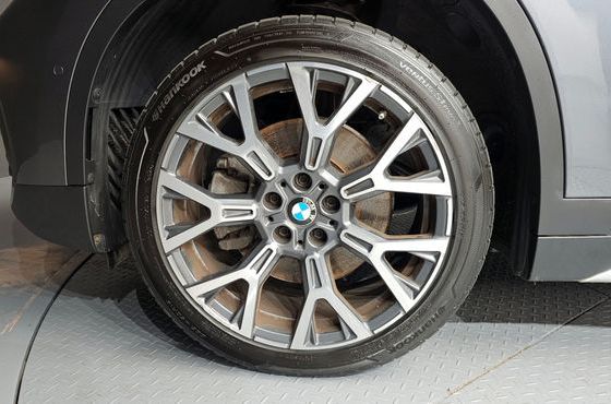 BMW X1 xDrive 20i xLine — пробег 80 750 км — фото 5 из 5