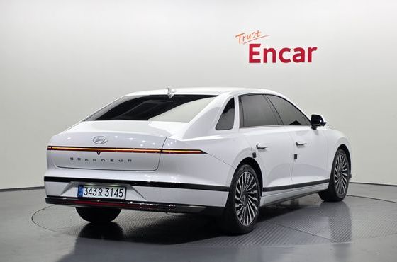 Hyundai Grandeur 2,5 Gasoline 2WD Calligraphy — пробег 25 611 км — фото 2 из 5