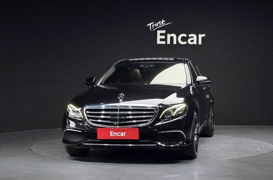 Mercedes-Benz E-Class E300 4MATIC Exclusive — пробег 99 176 км — фото 3 из 5