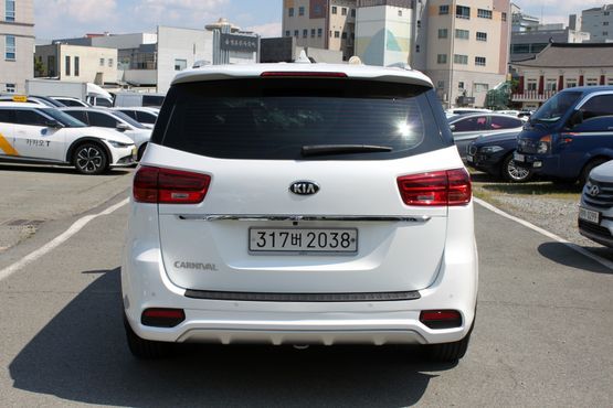 Kia Carnival 9-Seater Prstige — пробег 160 981 км — фото 5 из 5