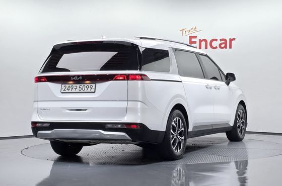 Kia Carnival 9-Seater Prestige — пробег 50 969 км — фото 2 из 5