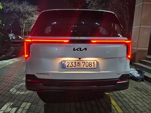 Kia Carnival Hev 9 Seater X Line — пробег 1 500 км — фото 4 из 5