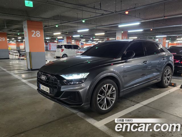Audi Q8 55 TFSI Quattro Premium — пробег 53 000 км — фото 2 из 5