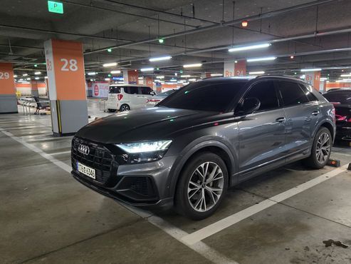 Audi Q8 55 TFSI Quattro Premium — пробег 53 000 км — фото 2 из 5
