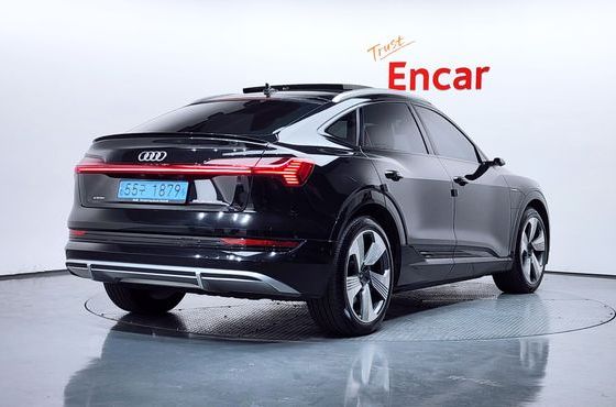 Audi e-tron 55 Quattro Sportback — пробег 141 496 км — фото 2 из 5