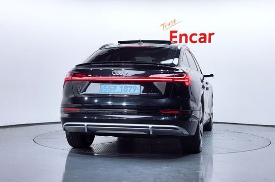 Audi e-tron 55 Quattro Sportback — пробег 141 496 км — фото 4 из 5