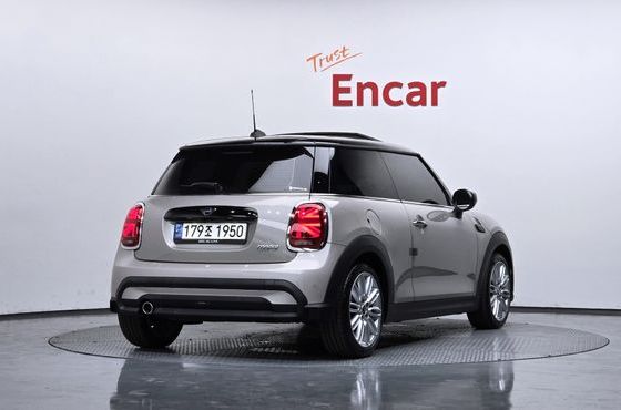 Mini Cooper Classic Plus Launch Pack Third Generation — пробег 36 043 км — фото 2 из 5