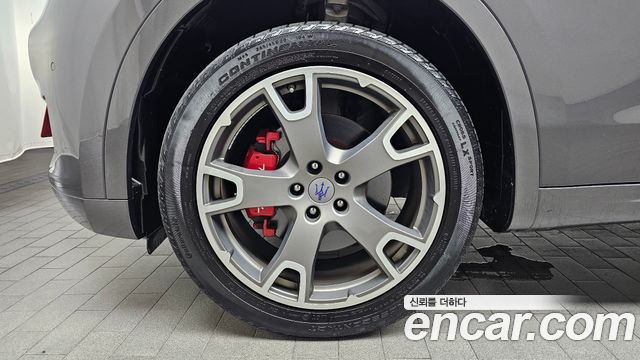Maserati Levante из Кореи Encar