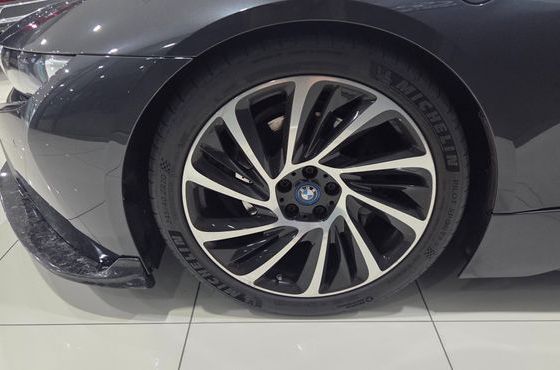 BMW i8 Coupe — пробег 44 700 км — фото 5 из 5