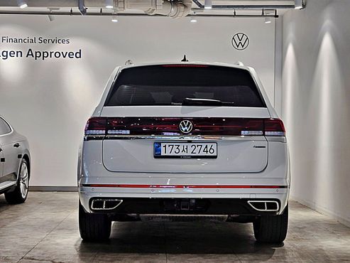 Volkswagen Atlas 2.0 TSI R-LINE 7-Seater — пробег 5 295 км — фото 4 из 5