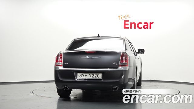 Chrysler 300C 3.6 AWD — пробег 118 429 км — фото 4 из 5