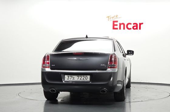 Chrysler 300C 3.6 AWD — пробег 118 429 км — фото 4 из 5