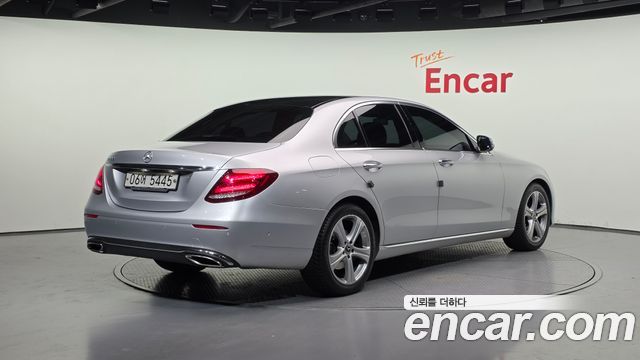 Mercedes-Benz E-Class из Кореи Encar