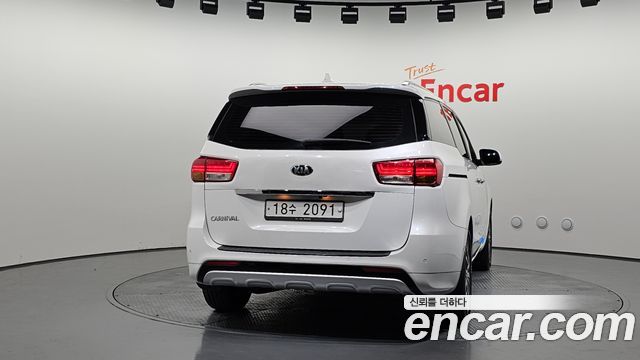 Kia Carnival из Кореи Encar