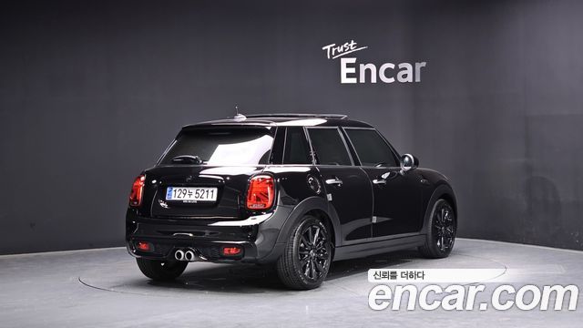Mini Cooper 5Door Standard 3rd — пробег 81 536 км — фото 2 из 5