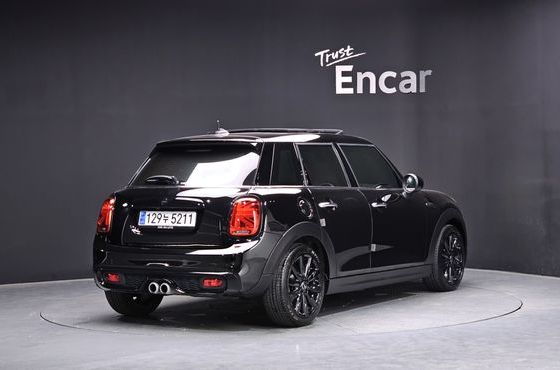 Mini Cooper 5Door Standard 3rd — пробег 81 536 км — фото 2 из 5