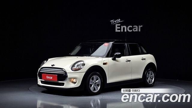 Mini Cooper 5Door Standard 3rd — пробег 99 396 км — фото 1 из 5