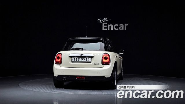 Mini Cooper 5Door Standard 3rd — пробег 99 396 км — фото 4 из 5