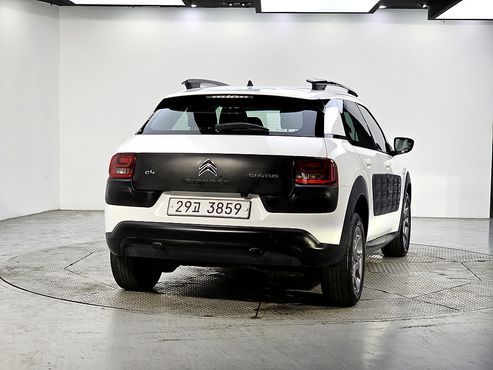 Citroen-DS C4 CACTUS 1.6 BlueHDi Shine — пробег 96 531 км — фото 4 из 5