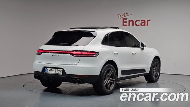 Porsche Macan 2.0 95B — пробег 68 498 км — фото 2 из 5
