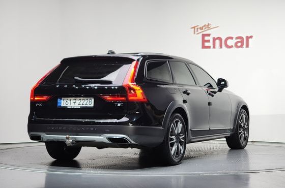 Volvo V90 T5 Pro AWD — пробег 117 789 км — фото 2 из 5